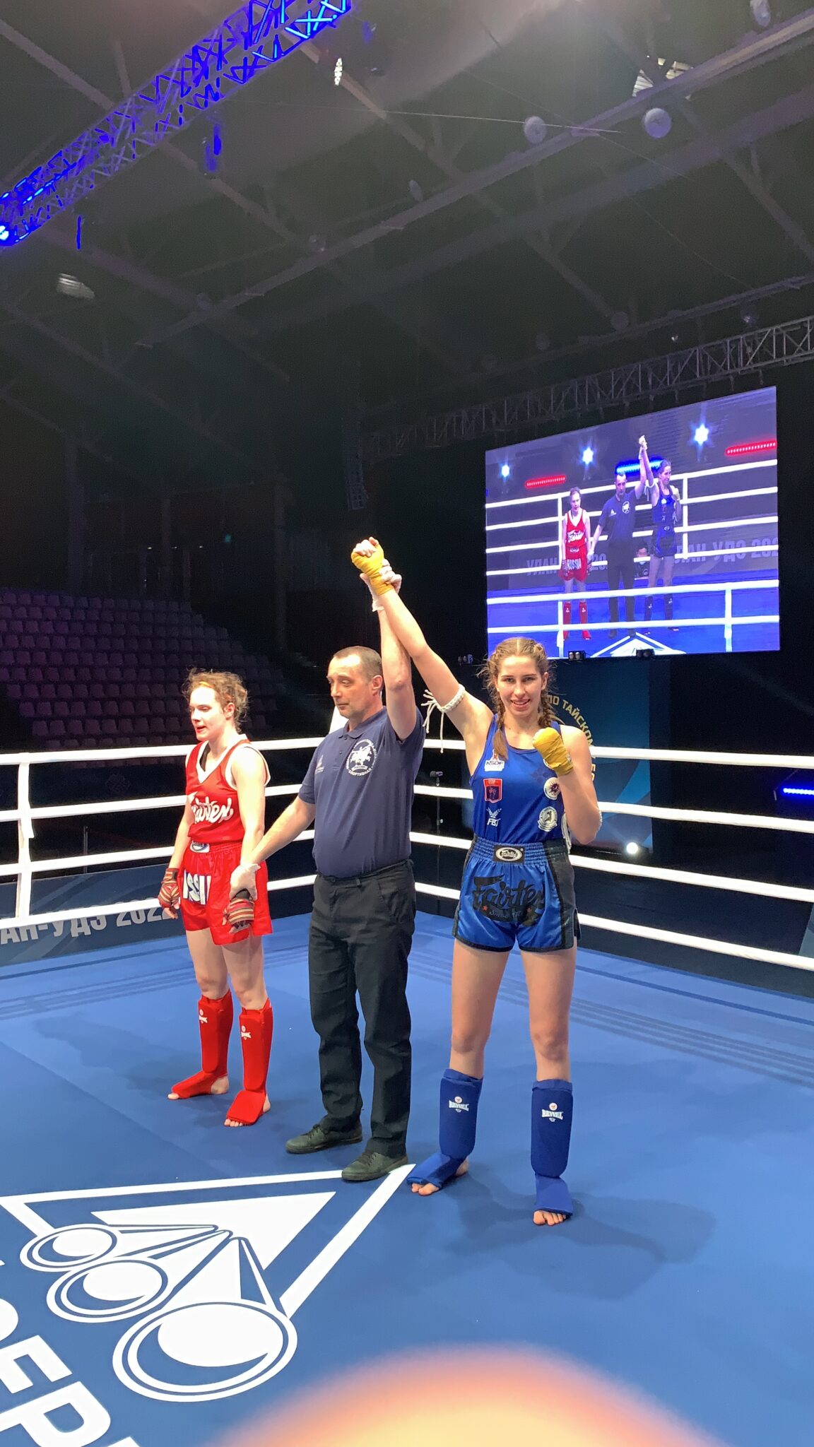 Бокс чемпионат 2022. Бокс против кикбоксинга. Бокс чемпионат 2022. Бокс чемпионат. Боксерша из казахстана.